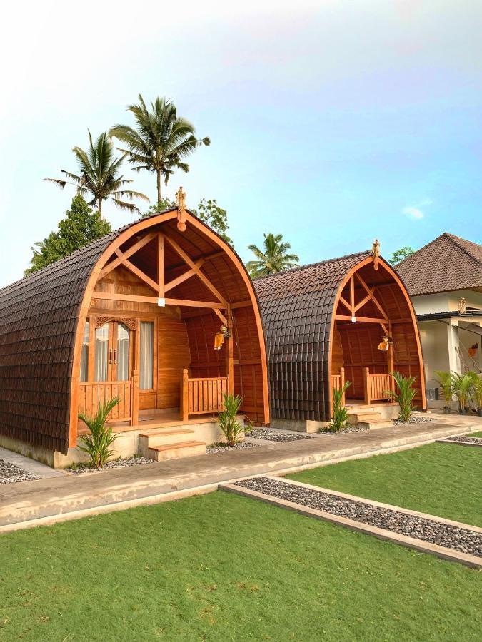 Besakih Homestay & Villa エクステリア 写真