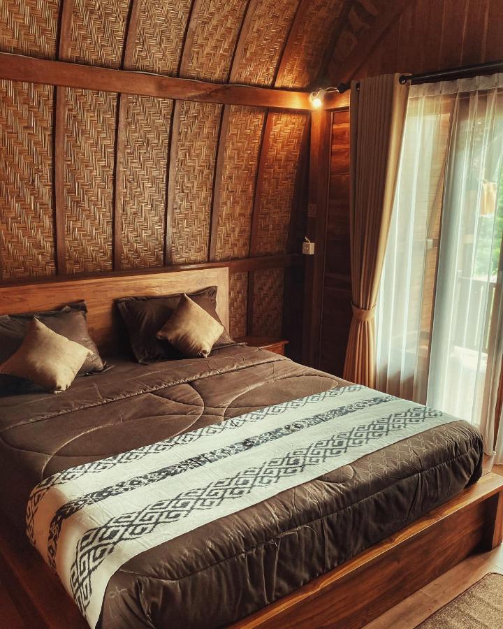Besakih Homestay & Villa エクステリア 写真