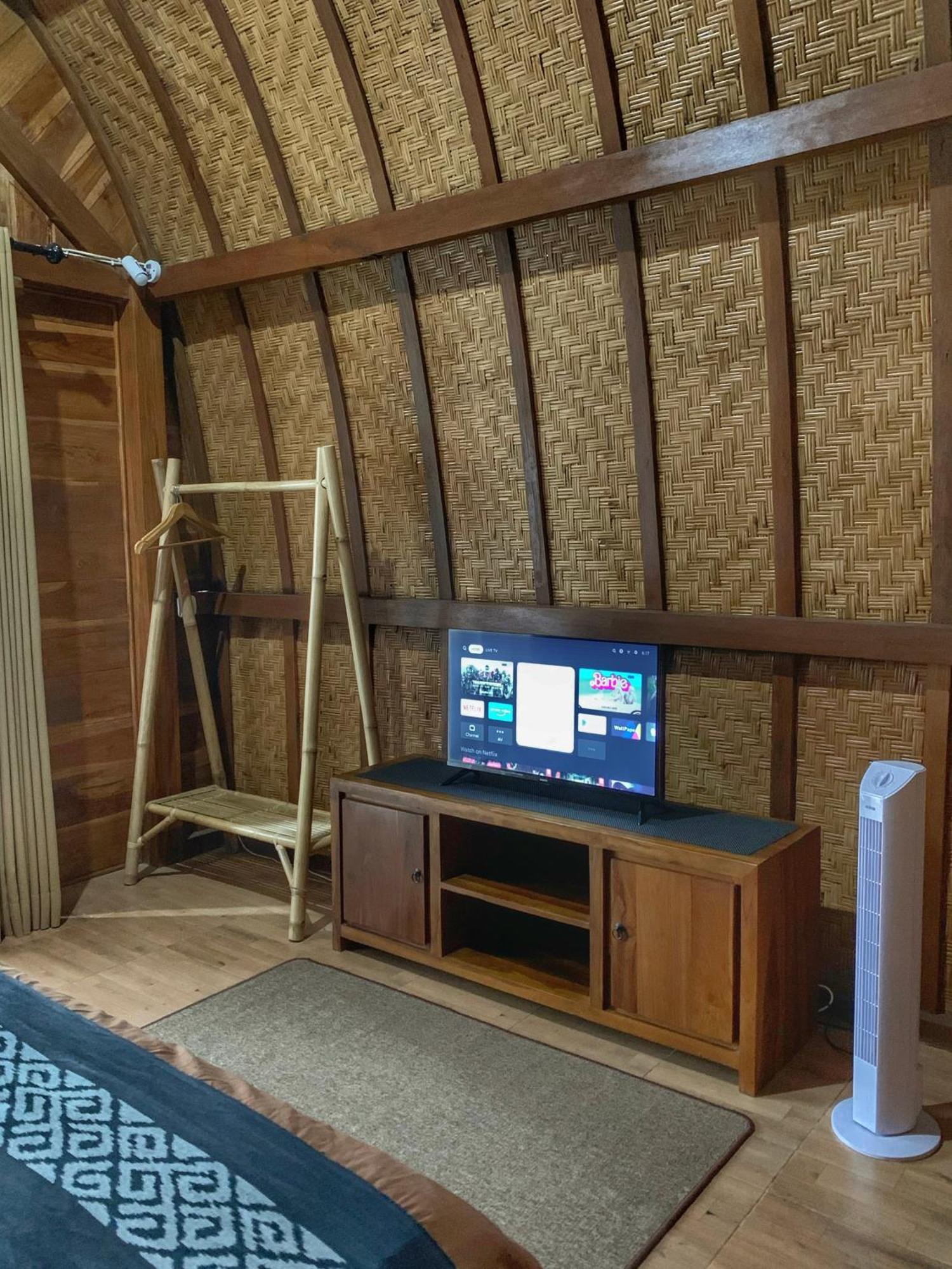 Besakih Homestay & Villa エクステリア 写真
