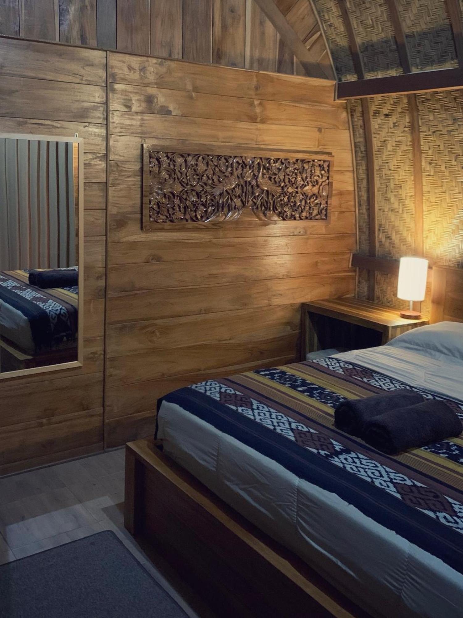 Besakih Homestay & Villa エクステリア 写真