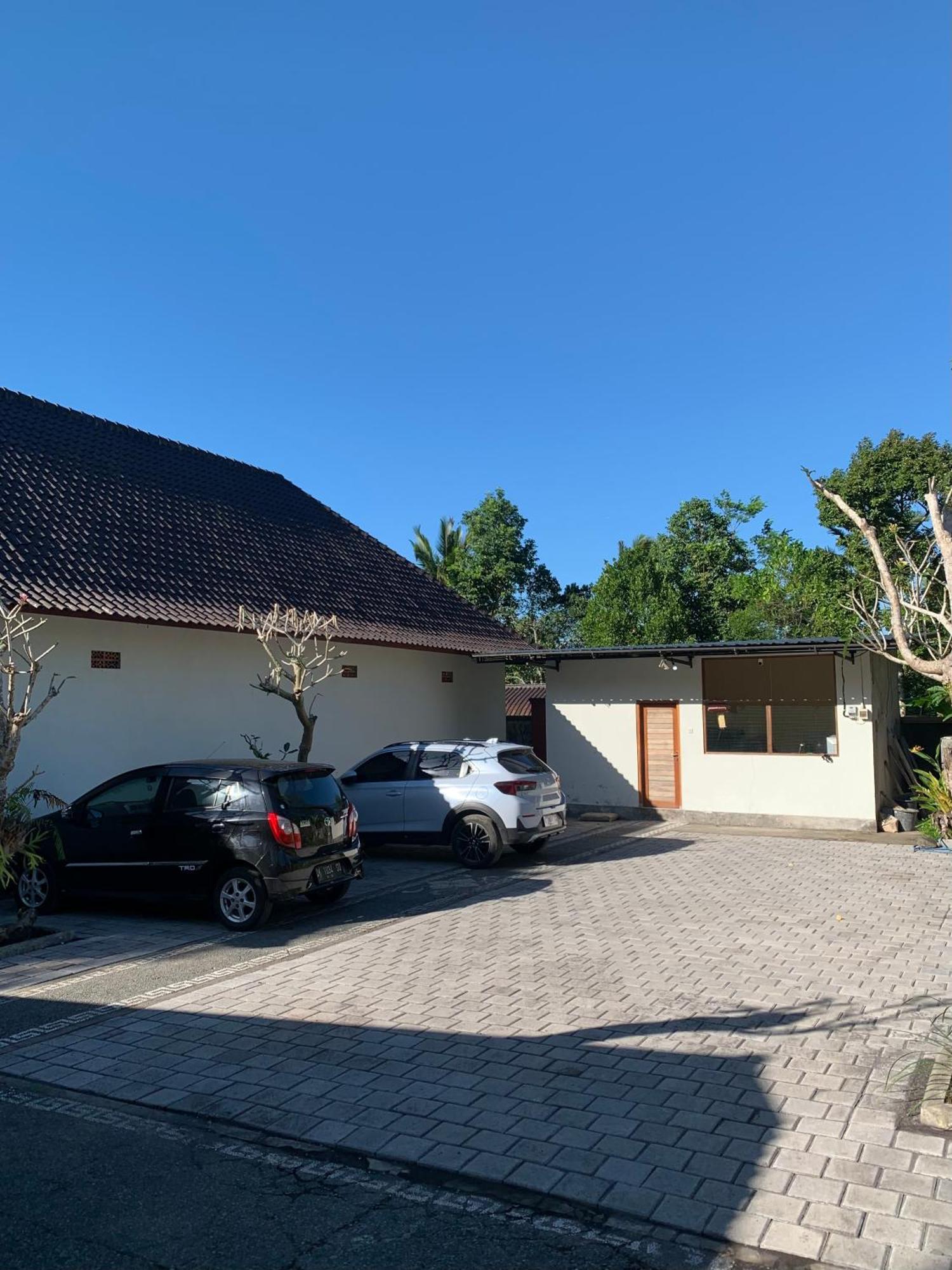Besakih Homestay & Villa エクステリア 写真